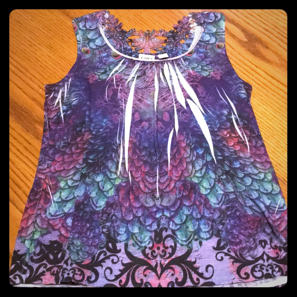 Women’s tank size medium